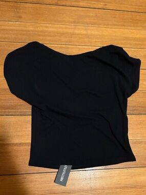 PrettyLittleThing Black Open Back Ribbed Crop Top